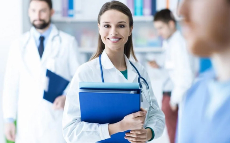 بازار کار پزشکی در عمان و قطر